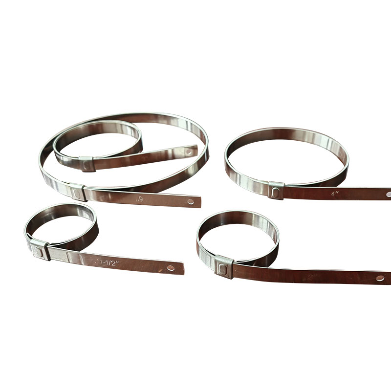 Collar de acero inoxidable.